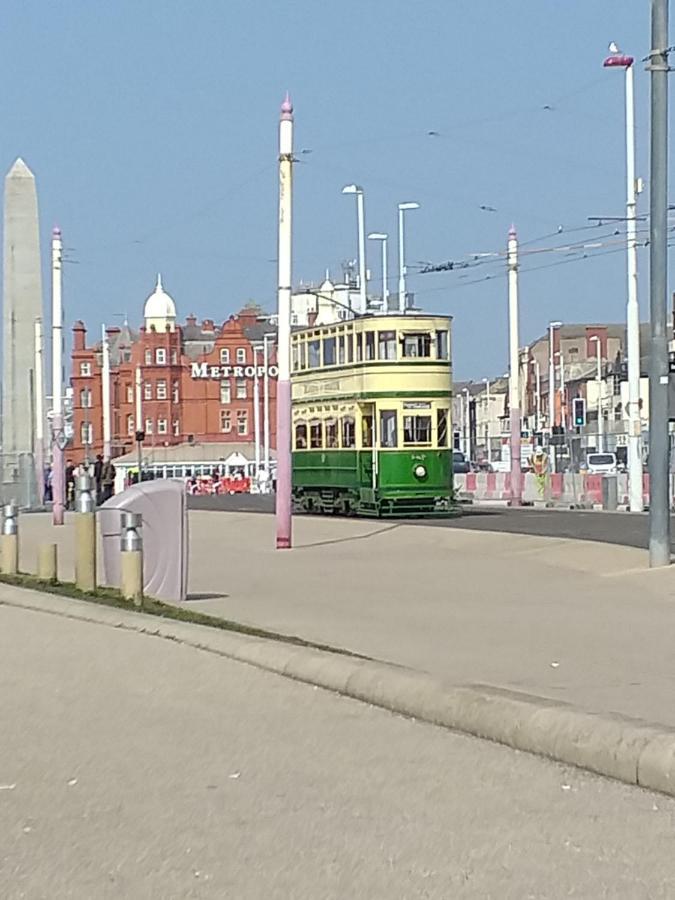 The Clevedon Bed & Breakfast Blackpool Exterior foto